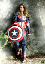 Cosplay-Cover: Captain America Armored Suit