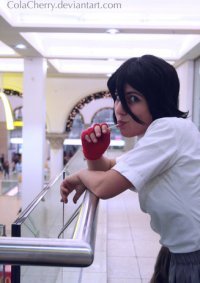 Cosplay-Cover: Kuchiki Rukia (Schuluniform)