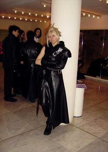 Cosplay-Cover: Cloud Strife (Advent Children)