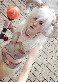 Cosplay-Cover: [White] Faun