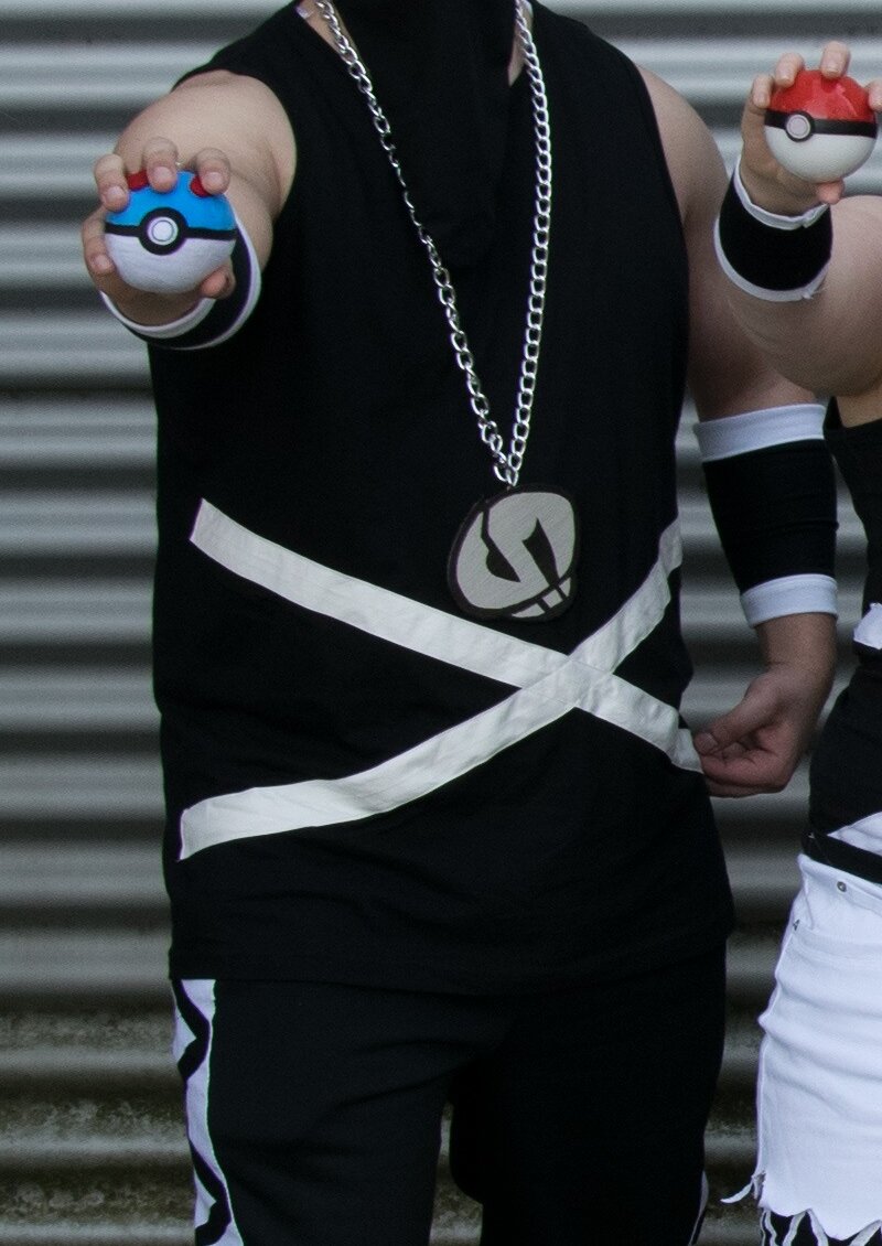 Cosplay-Cover: Team Skull Grunt