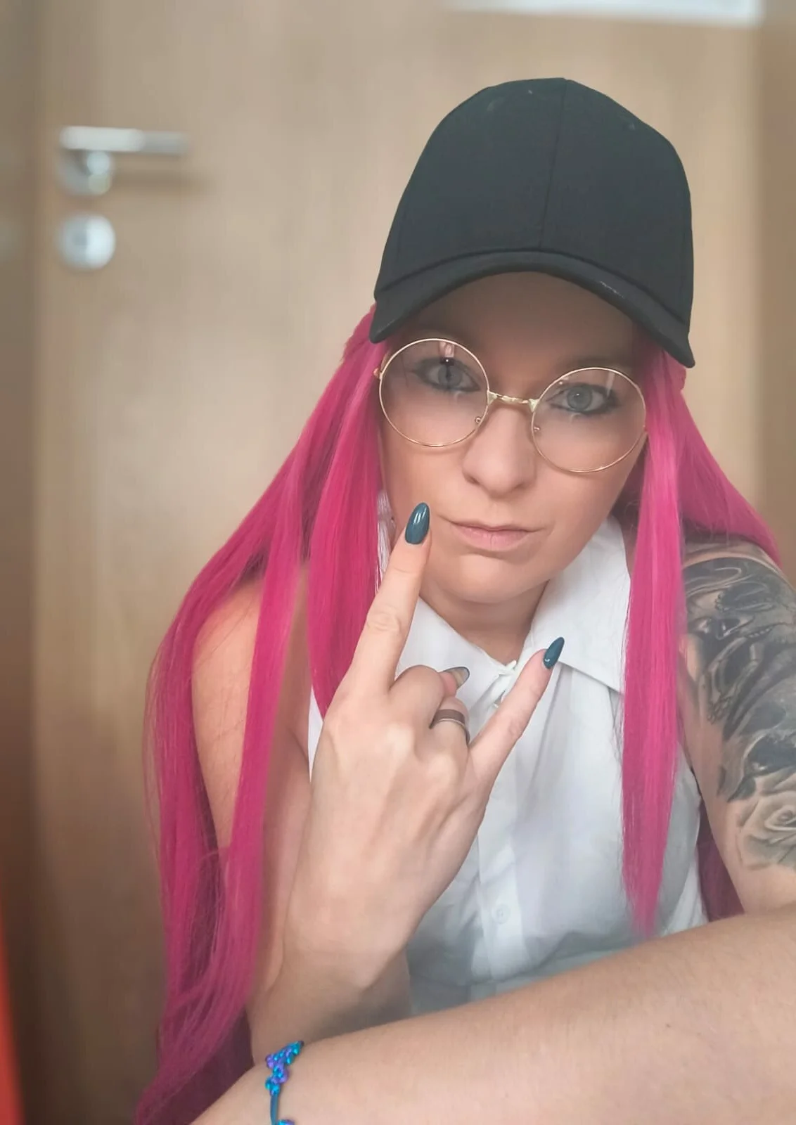 Cosplay-Cover: Mira (Undercover)