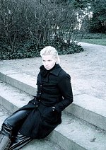 Cosplay-Cover: Vergil black winterdress