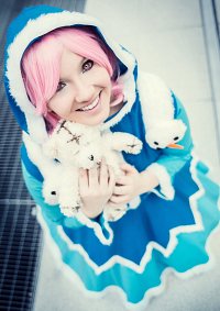 Cosplay-Cover: Annie Winterdress