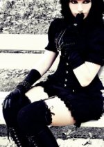 Cosplay-Cover: Ero Lolita ganz in schwarz