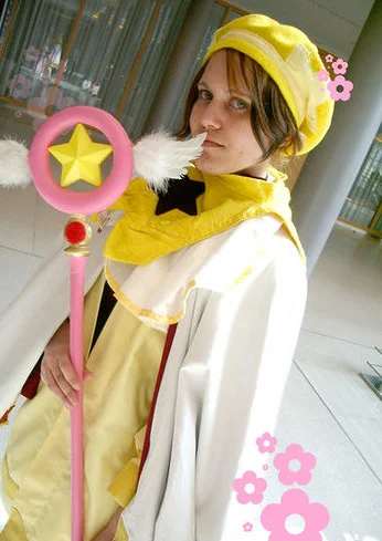 Cosplay-Cover: Sakura (yellow battle dress)