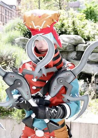 Cosplay-Cover: Tri-Edge