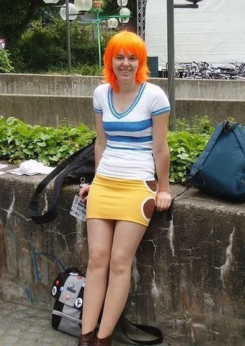 Cosplay-Cover: Nami (in Orange)