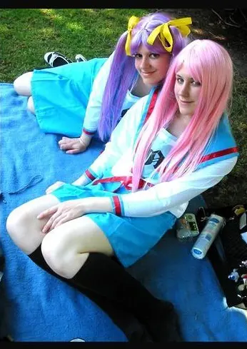 Cosplay-Cover: Kagami Hiiragi [im Haruhi Suzumiya-Outfit]