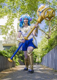 Cosplay-Cover: Starguardian Poppy