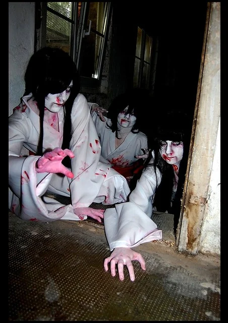 Cosplay-Cover: Zombie [Kimono]