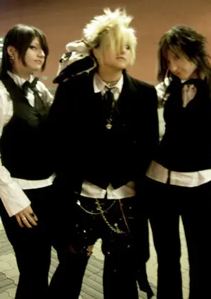 Cosplay-Cover: Uruha - Silly God Disco (waiter)