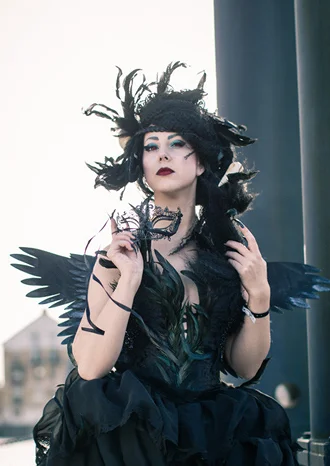 Cosplay-Cover: Nebelkrähe (Myth)