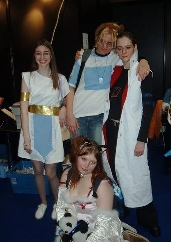 Cosplay-Cover: weibliches Pseudo-Atemu