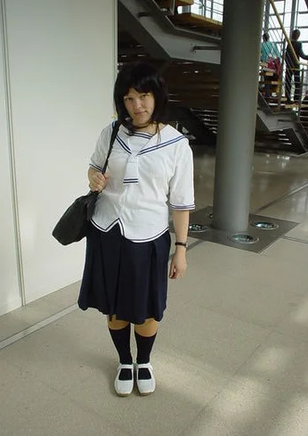 Cosplay-Cover: Hana-chan (Sommeruniform)