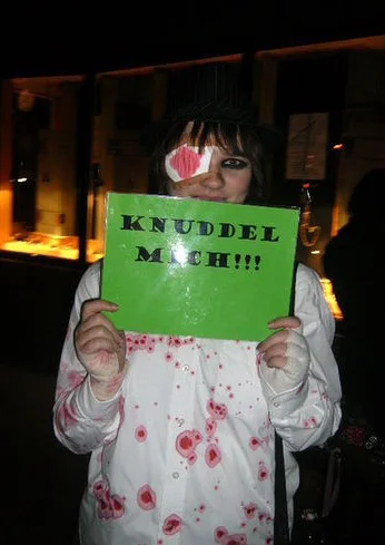 Cosplay-Cover: knuddel mich!!! Ò.ó
