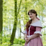 Cosplay-Cover: Belle (Rosa Kleid)