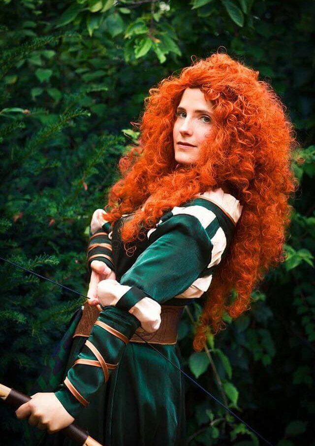 Cosplay-Cover: Merida (Royal Dress)