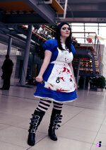 Cosplay-Cover: Alice Liddell [Wonderland Dress]