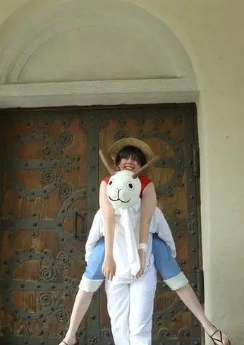 Cosplay-Cover: Flying Lamb/Going Merry Galeonsfigur