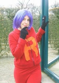 Cosplay-Cover: James (Team Rocket, Rote Trainer Version)