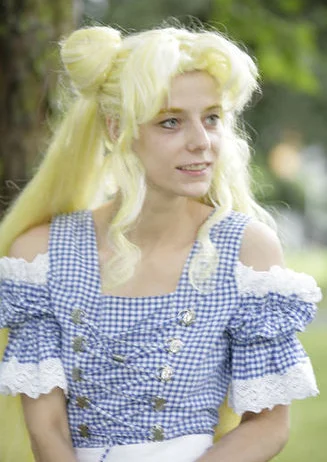 Cosplay-Cover: Usagi im Dirndl