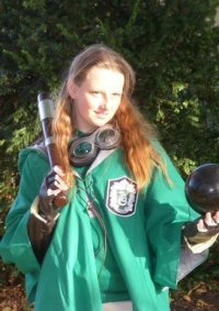 Cosplay-Cover: Slytherin Quidditchspielerin (Sucher)