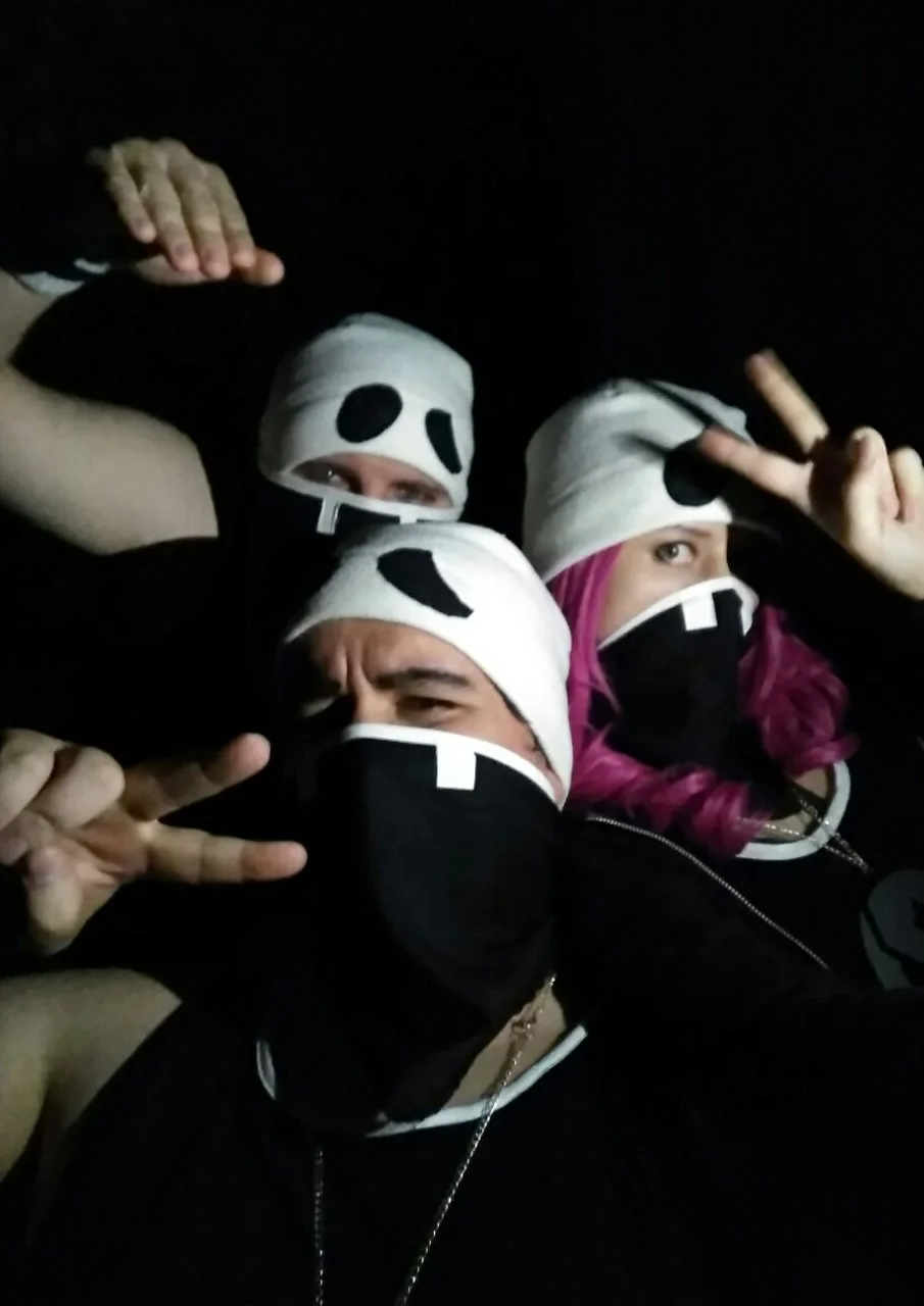 Cosplay-Cover: Team Skull Rüpel