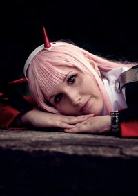 Cosplay-Cover: Zero Two ´Code oo2´