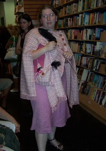 Cosplay-Cover: Prof. Dolores Jane Umbridge