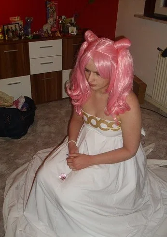 Cosplay-Cover: Kleine Lady