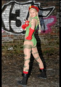 Cosplay-Cover: Cammy White