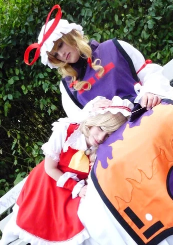 Cosplay-Cover: Yukari Yakumo12.3