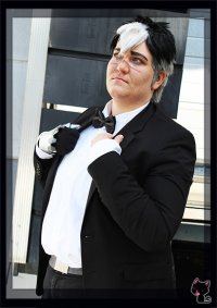 Cosplay-Cover: Takashi "Shiro" Shirogane (Suit)