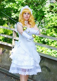 Cosplay-Cover: Elizabeth "Lizzy" Midford (Manga Cover Bd. 13)