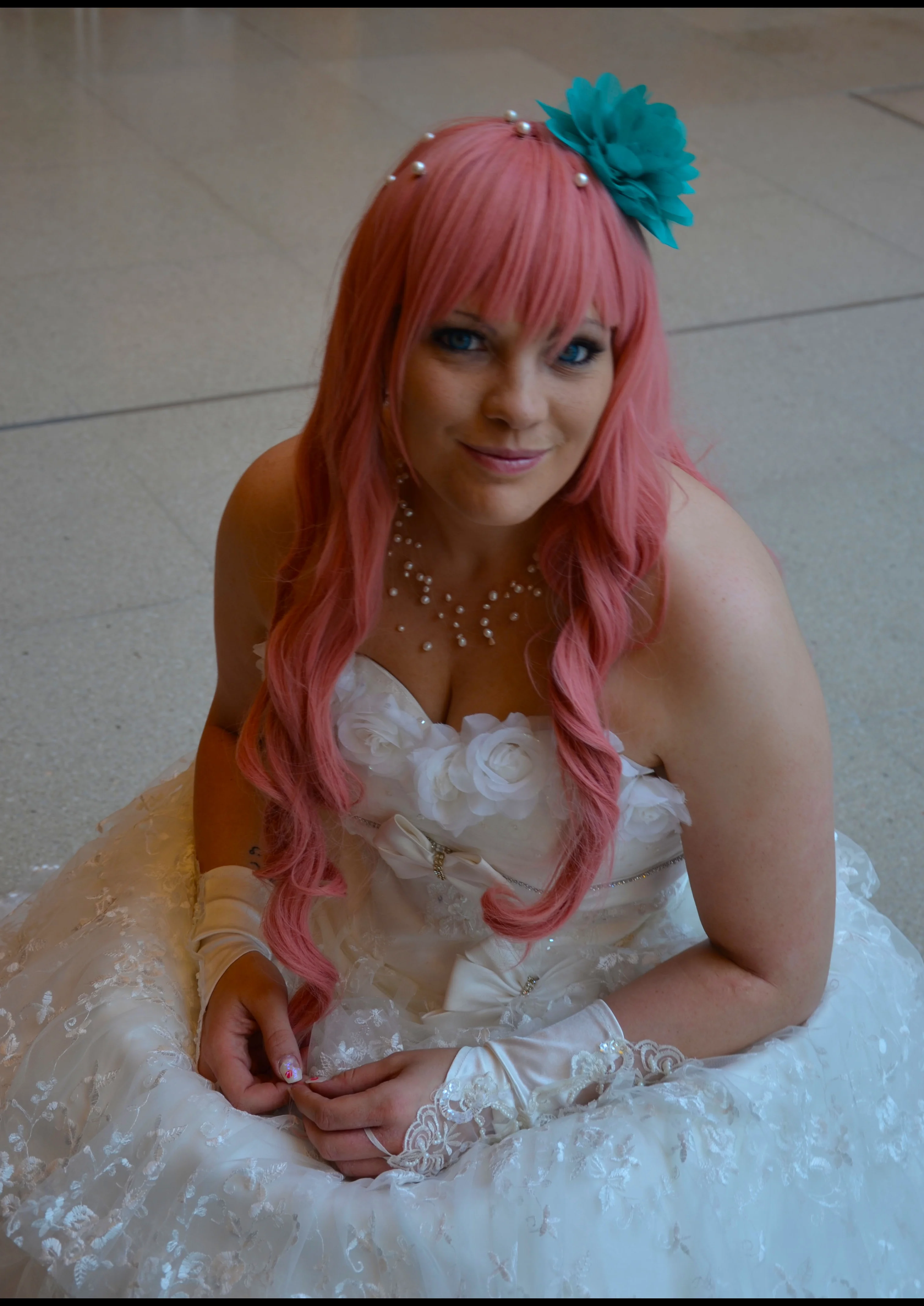 Cosplay-Cover: Luka Megurine - Wedding Dress