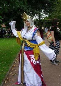 Cosplay-Cover: Queen Arshtat Falenas ( Suikoden V )  