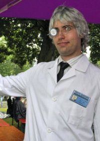 Cosplay-Cover: Dr. Soichi Tomoe (Manga Version)