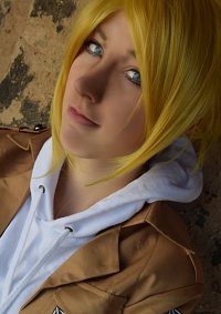 Cosplay-Cover: Annie Leonhardt