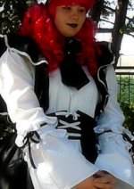 Cosplay-Cover: Gothic Lolita [The Black]