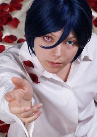 Cosplay-Cover: Ciel Phantomhive [Nachthemd]