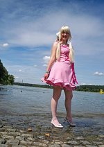 Cosplay-Cover: Chii (rosa Kleid)