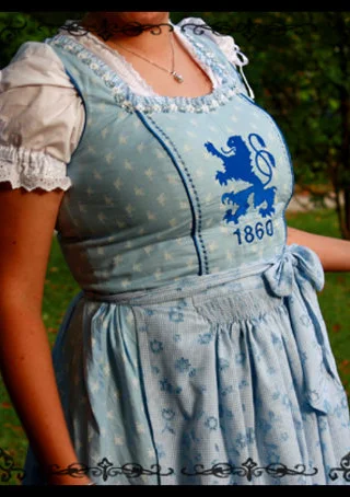Cosplay-Cover: Sechziger-Dirndl