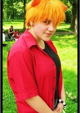 Cosplay-Cover: Kyou Souma (rotes Hemd)