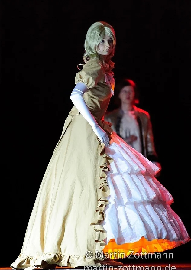 Cosplay-Cover: BühnenKostüm