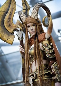 Cosplay-Cover: Faun Krieger