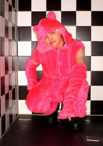 Cosplay-Cover: Kra Logo - pinker Gloomy Bär -01-
