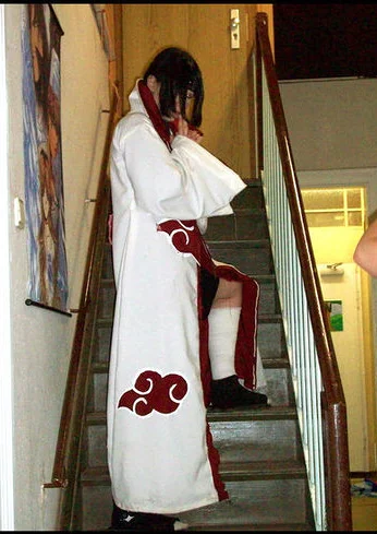 Cosplay-Cover: Itachi Uchiha Weiße Version