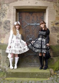 Cosplay-Cover: Black Seraphim Stained Glass Print Lolita