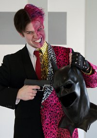 Cosplay-Cover: Two-Face [Tommy Lee Jones, Variante 1]